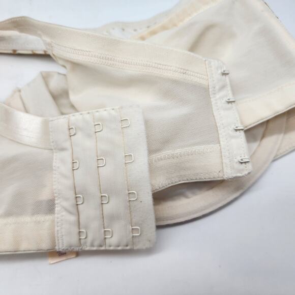 Cacique Ivory Lace Embroidered Balconette Bra Underwire Bow Size 46D - Picture 6 of 7